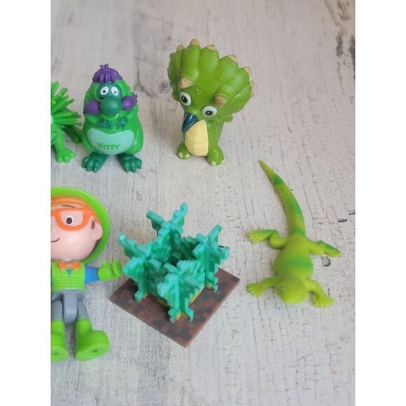 Green toy variety frog dinosaur lizard grass alien guy set monster - Picture 7 of 10